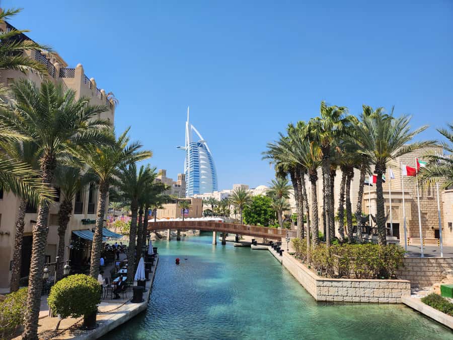 Dubai: City Highlights Tour with Blue Mosque & Street Food - Souk Madinat Jumeirah: A Pretty Old-Dubai Warm-Up