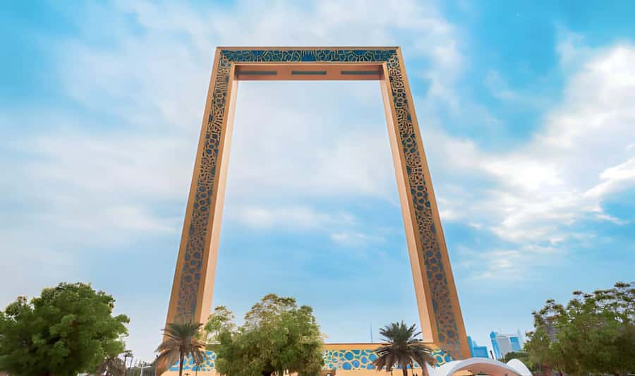 Dubai: City Highlights Tour with Blue Mosque & Street Food - Burj Khalifa Downtown Stop: The Tallest Stop on a Short Day