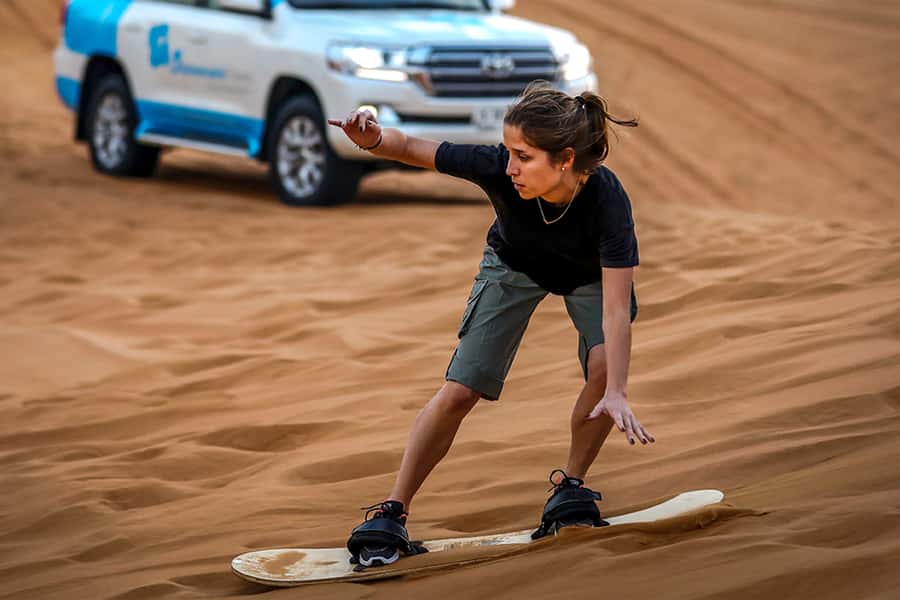 Dubai City Tour and Evening Desert Safari Combo - Food and Stargazing: Live Bread, BBQ, and a Telescope in the Dark