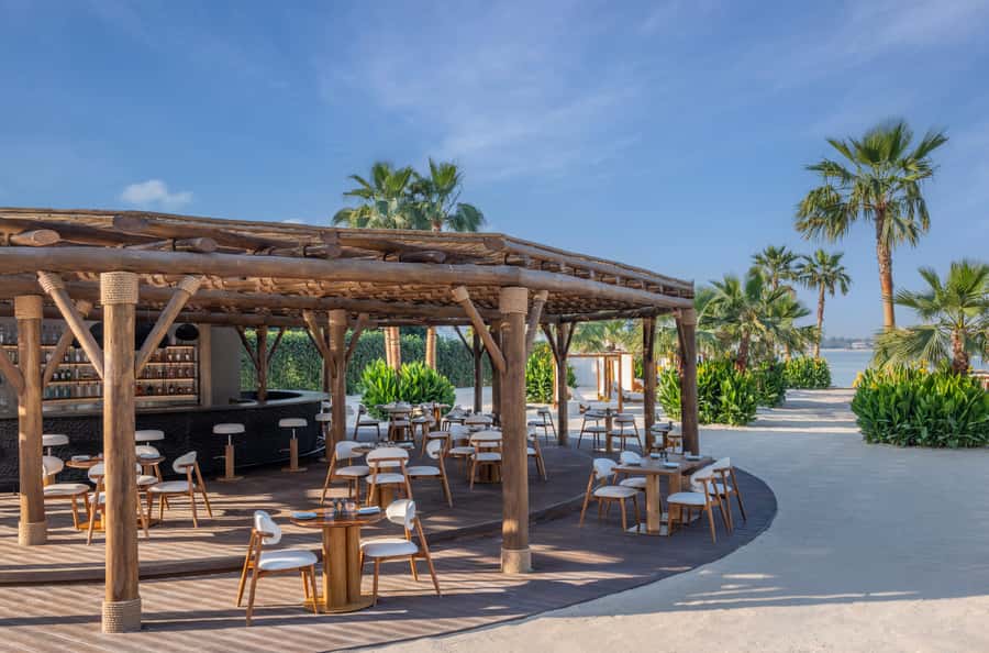 Dubai: Fairmont the Palm Pool and Beach Access - Getting your loungers sorted: the morning strategy