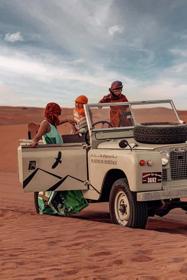 Dubai: Heritage Safari in Vintage Land Rover with Dinner - Falconry at sunset: cultural performance with a clear focus