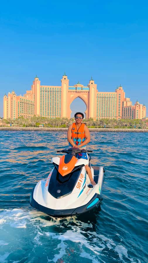 Dubai jet ski: visit the Burj al Arab and Atlantis with photos and videos - Jet Ski Feel: Latest Models, Agility, and Freedom Within the Rules