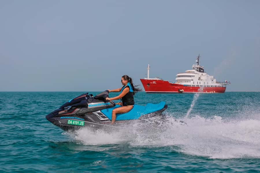 Dubai: Jetski Ride up to 2 People with Photos & Refreshments - Best time to go and how to dress for real water