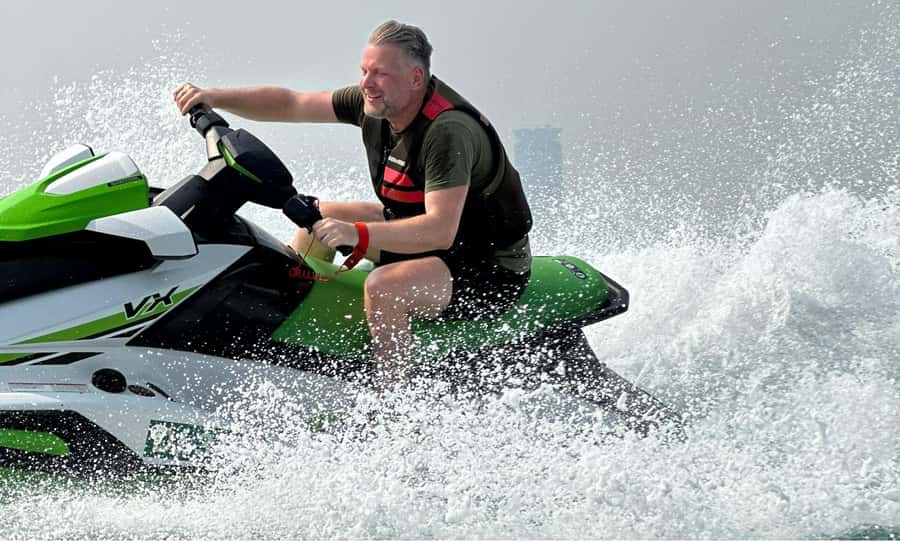 Dubai: Jetski Tour to Dubai Eye, JBR, Palm & Burj Al Arab - JBR Beach Free Time: The Moment You Get to Play