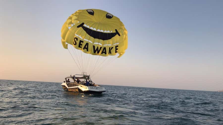 Dubai Jumeirah Parasailing adventure with breathtaking views - Included Extras: Boat Ride, Music, Instructors, and Photo Help