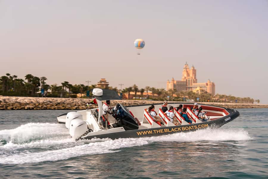 Dubai Marina: 1-Hour Luxury Sightseeing Speedboat Tour - Meeting points, seat assignments, and what can affect your group
