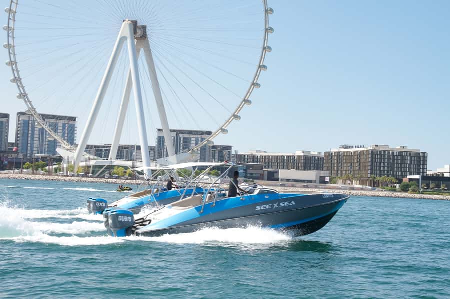 Dubai: Marina Private Boat Tour & Palm Jumeirah Sightseeing - Music, commentary, and comfort on a private motorboat