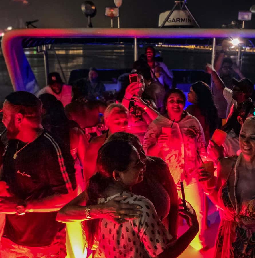 Dubai: Marina Yacht Party with BBQ, Unlimited Drinks and DJ - Tips that make this yacht party smoother