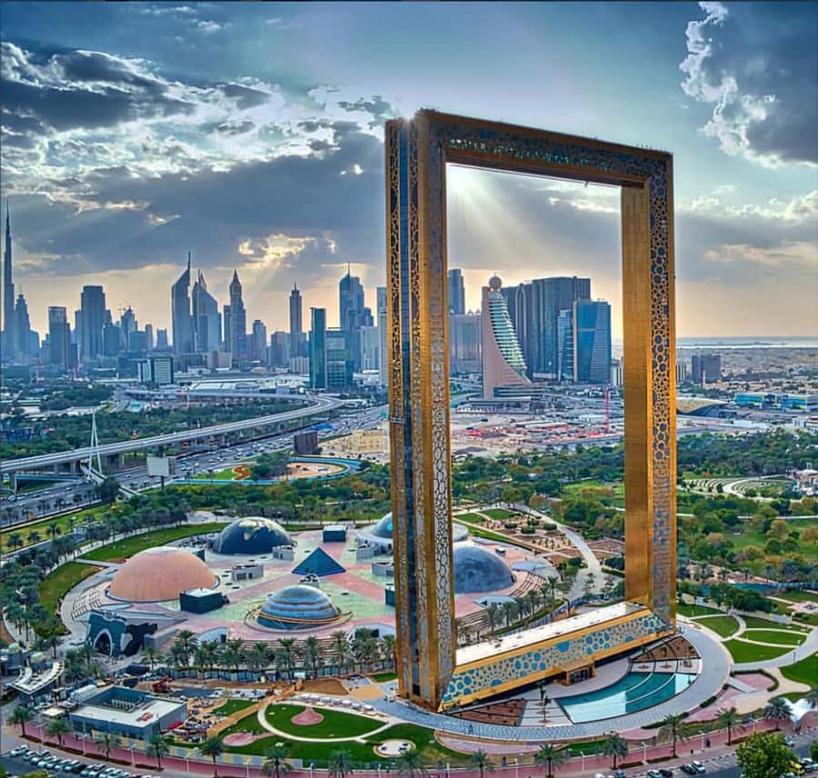 Dubai: Old to New Dubai Private Half-Day Sightseeing Tour - Jumeirah Beach area and Madinat Jumeirah: Dubai’s themed neighborhoods