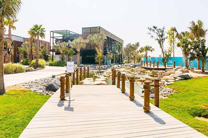 Dubai Personalised Sightseeing Tour in 4x4 Private Vehicle - Zabeel Palace, Dubai Frame, and Burj Khalifa: skyline hits with a reality check