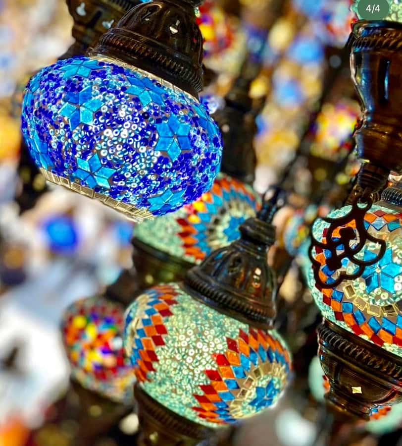 Dubai: Premium Old Town, Street Food, Souks & Boat Ride Tour - Al Souq Al Kabeer and the shopping rhythm before the boat