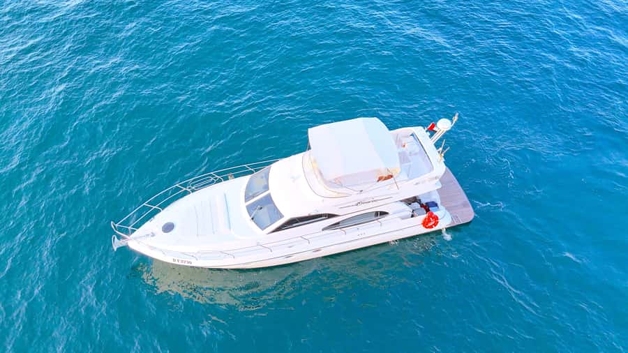Dubai: Private Luxury Cruise on a Stylish 50ft Yacht - Dubai Harbour: where you meet, how you’ll find the yacht, and what to bring