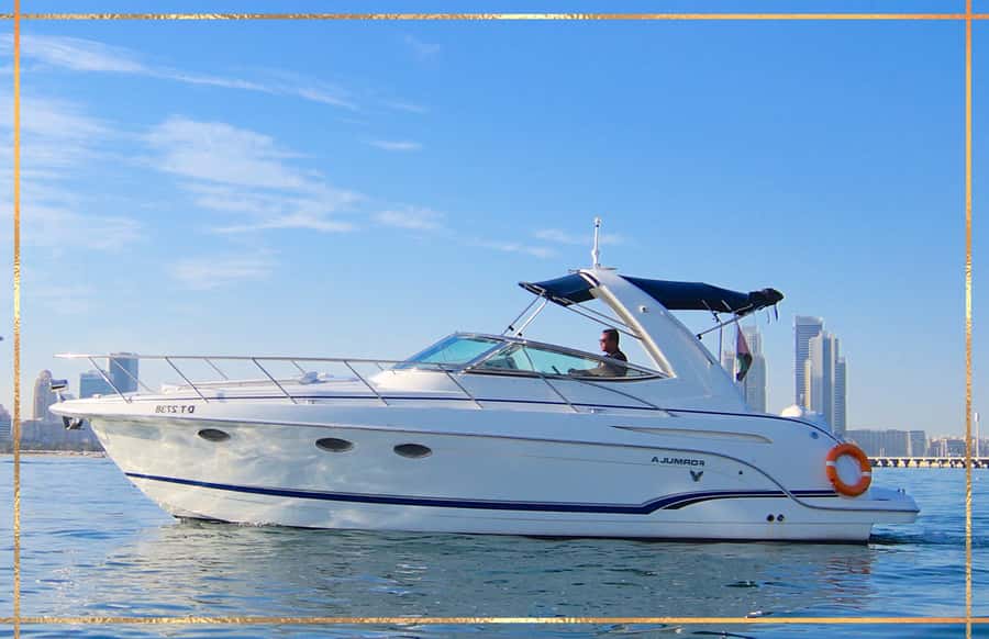 Dubai: Private Yacht Cruise for Unforgettable Memories - What the 1-hour Dubai Marina cruise feels like