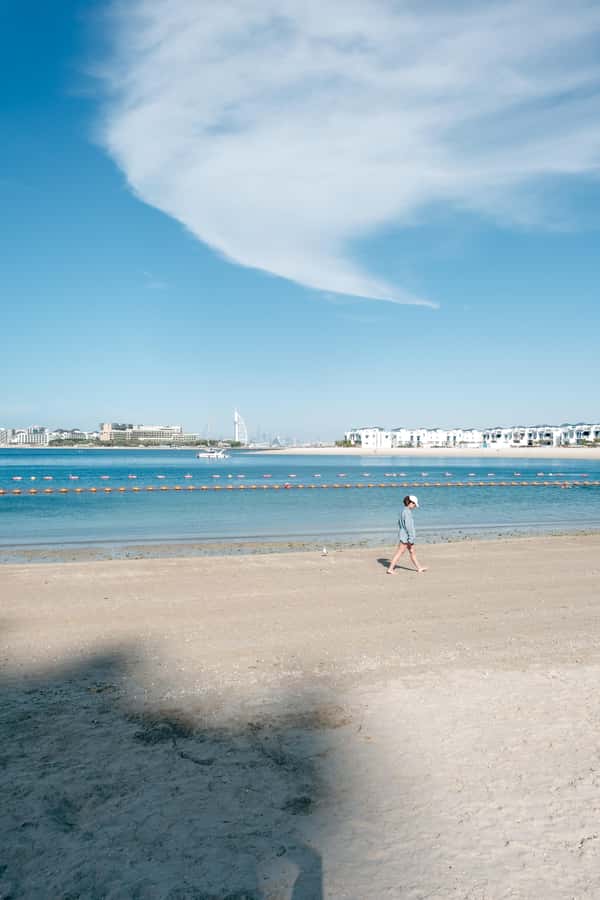 Dubai: Riva Beach Club Pool and Beach Day Pass - Entertainment and Kids Activities: What the Schedule Feels Like
