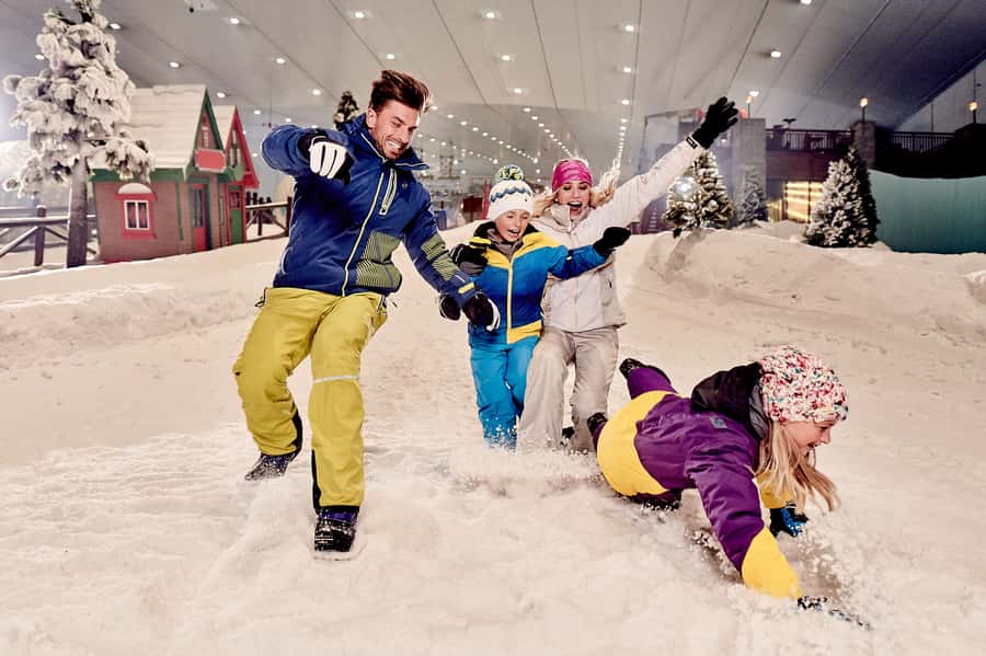 Dubai: Ski Dubai Snow Park Classic Pass - The cold truth: winter gear helps, but you should plan for extra warmth