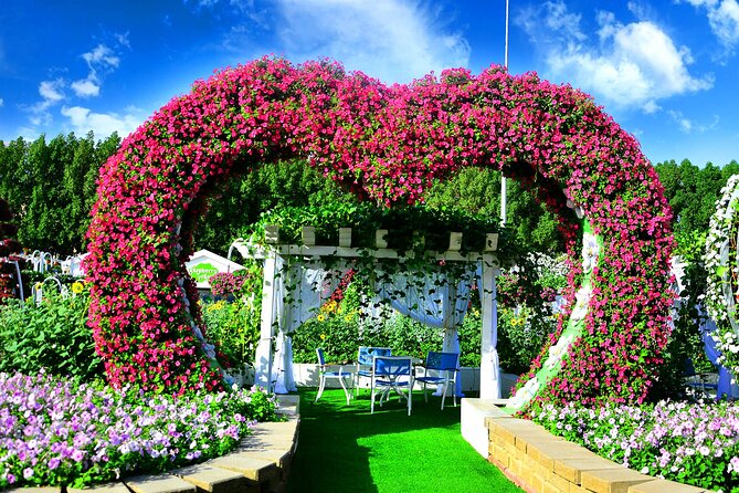 Dubai: Skip-The-Line Ticket to Dubai Miracle Garden - Lake Park Walkthrough: Reflections, Water Details, and Easy Photo Wins