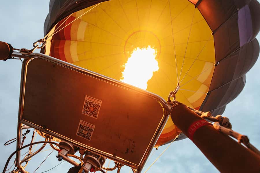 Dubai: Sunrise Hot Air Balloon Tour Over the Desert - Price and value: is $280 worth a sunrise balloon?