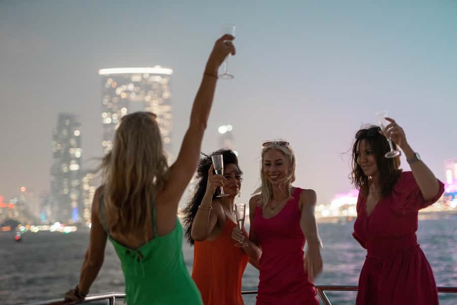 Dubai: Sunset & Night Cruise with Bites and Drinks - Motion, Atmosphere, and the Stuff You Want to Plan For