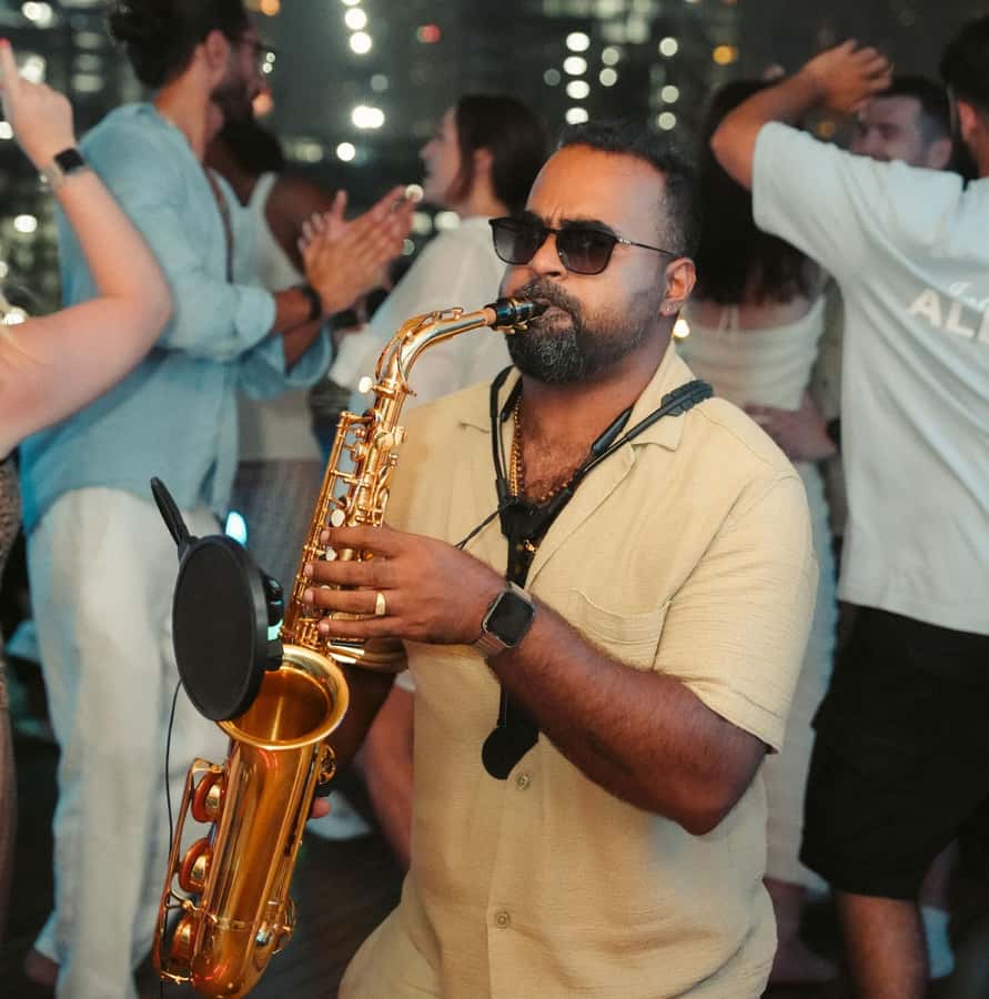 Dubai: Superyacht Experience with Party & Live DJ - Weather, Timing, and the One Detail That Can Change Your Comfort