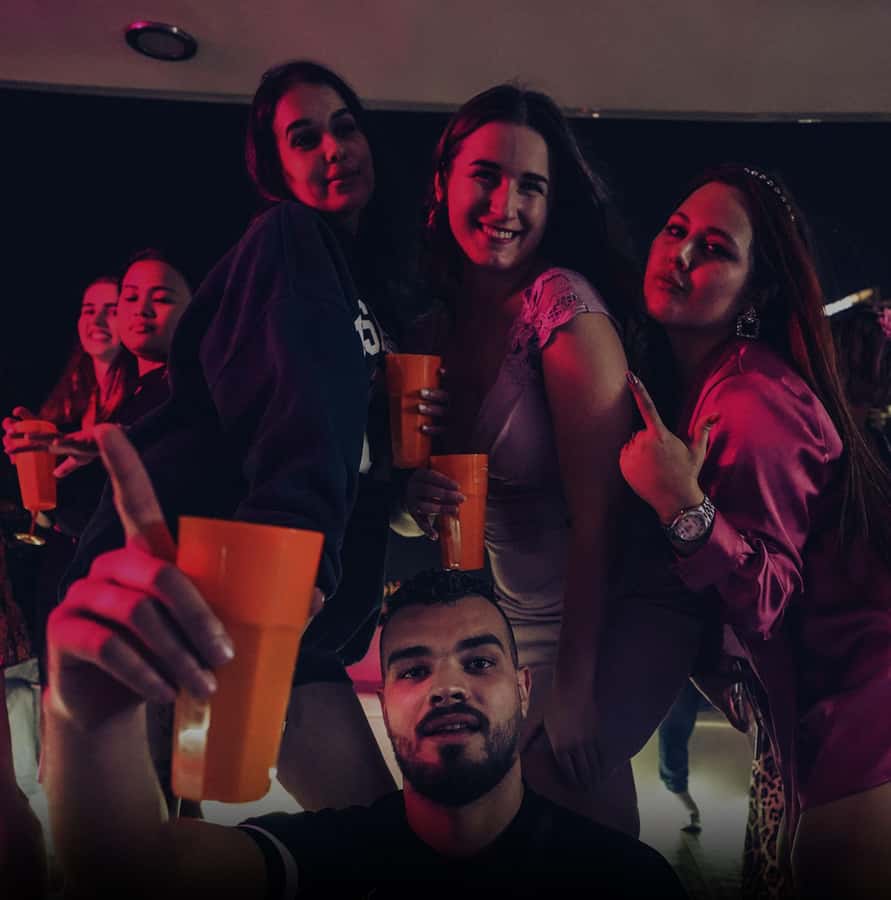 Dubai: Superyacht Experience with Party & Live DJ - The 9:00 PM Cruise That Feels Like Nightlife, Not a Sightseeing Chore