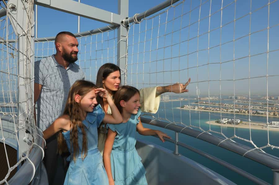 Dubai: The Dubai Balloon at Atlantis - What happens after you land: souvenirs, lounge, and downtime