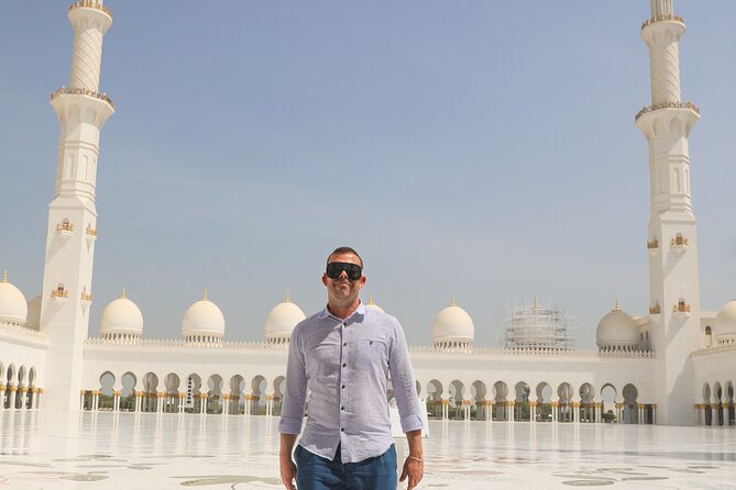 Dubai to Abu Dhabi Day Trip: Grand Mosque, Palace & Etihad Towers - Key things that make this tour worth your time