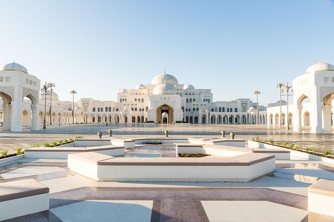 Dubai to Abu Dhabi Day Trip: Grand Mosque, Palace & Etihad Towers - Etihad Towers and the Corniche Views: Where the Skyline Feels Real