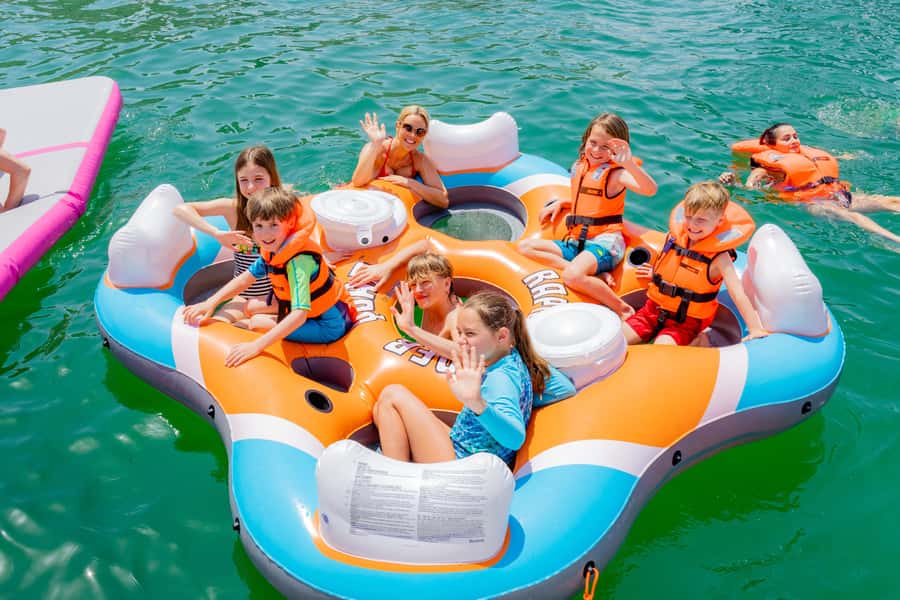 Dubai: Yacht Cruise with Swimming, Snorkeling and BBQ Lunch - The route: from Dubai Harbour’s yacht club to JBR Beach