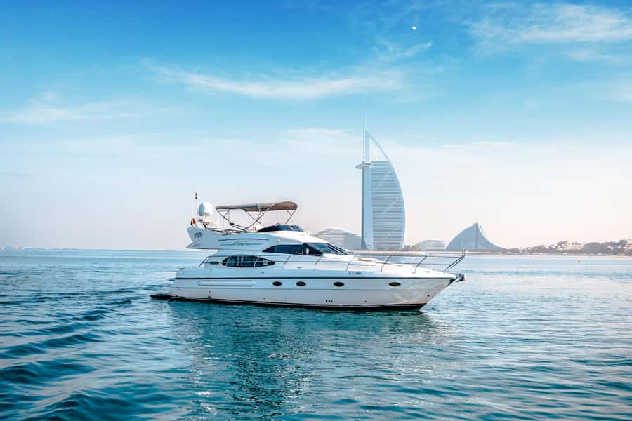 Dubai Yacht Tour - Boat Trip upto 12 guests Private event - Key highlights worth planning around
