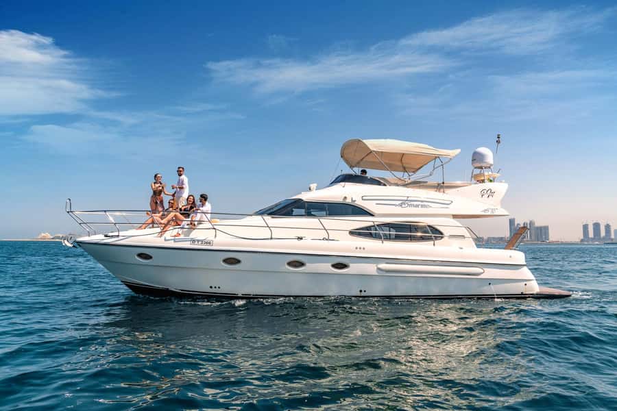 Dubai Yacht Tour - Boat Trip upto 12 guests Private event - Meeting point at Dubai Harbour Yacht Club: the one detail that prevents stress