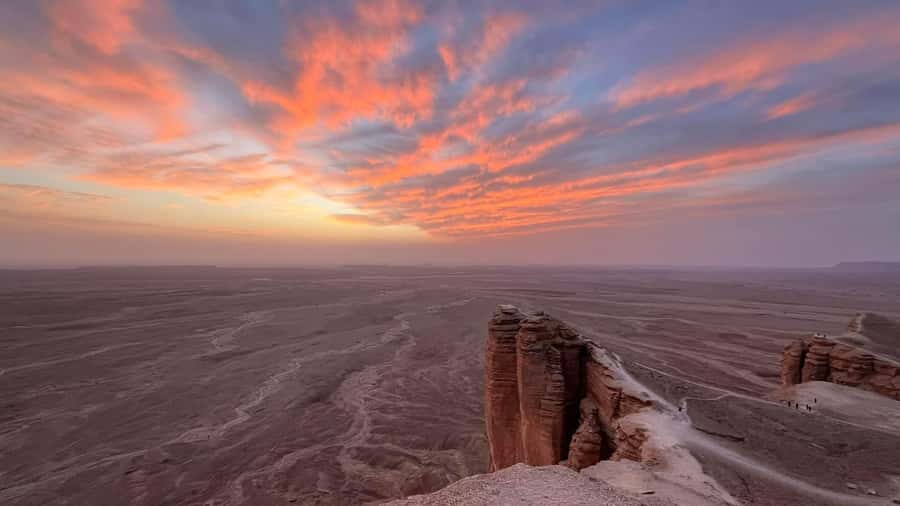 Edge of The World Riyadh,Camel Ride ,Bat Cave Visit & Dinner - Edge of the World and the bat cave feeling is the main draw
