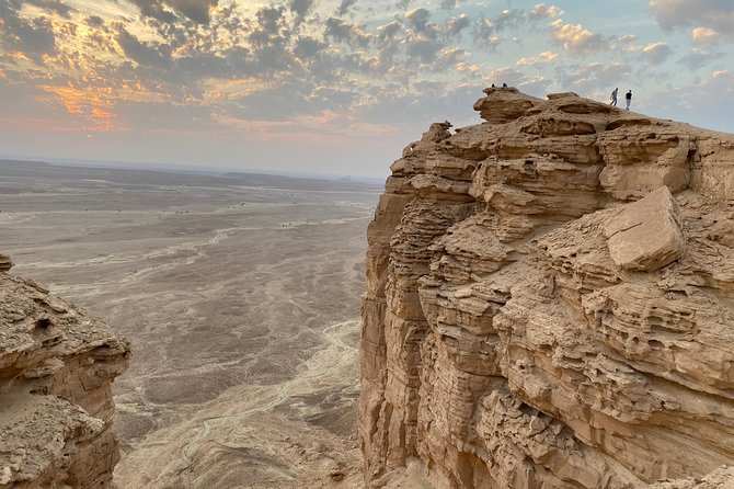 Edge of the World with 4x4 vehicles, sunset Dinner and stargazing - The sunset clifftop hike: why it’s worth doing