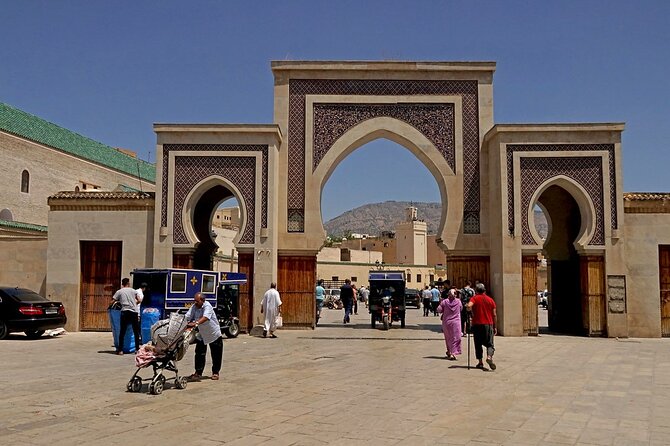 Exclusive Fez Medina Walking Tour with Private Guide - Zaouia of Moulay Idriss II and al-Qarawiyyin: sacred spaces, practical rules