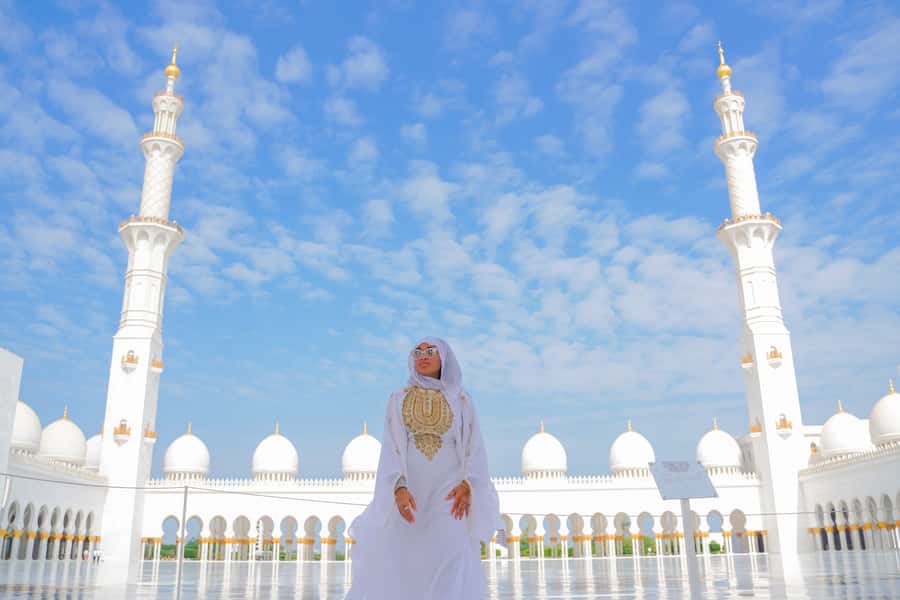 From Abu Dhabi: City Sightseeing and Sheikh Zayed Mosque - What surprised me most (in a good way)
