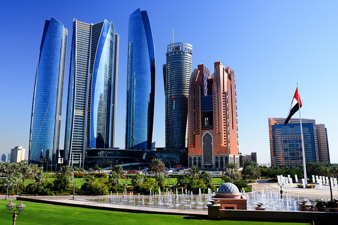 From Abu Dhabi: Sheikh Zayed Mosque, Royal Palace & Etihad Tower - Sheikh Zayed Grand Mosque Center: dress rules and the architecture impact