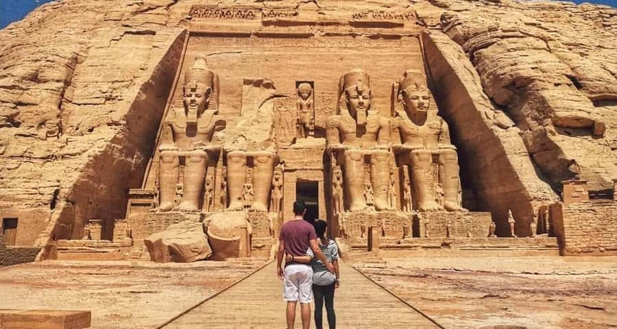 From Aswan:4 Days Nile Cruise Luxor Abu Simbel & Air Balloon - Day 2: The 4:30 AM Abu Simbel Run and Kom Ombo’s Double Temple