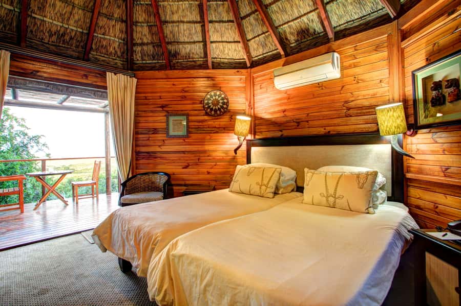 From Cape Town: 2-Day Safari at Garden Route Game Lodge - Morning game drive and breakfast: catching what sunset didn’t