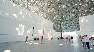 From Dubai: Abu Dhabi Grand Mosque Visit & Theme Park Option - Getting from Dubai: 8:00 AM pickup and the 10-hour rhythm