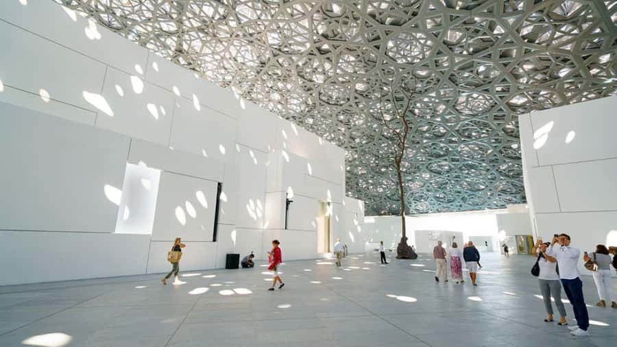 From Dubai: Abu Dhabi Grand Mosque Visit & Theme Park Option - Getting from Dubai: 8:00 AM pickup and the 10-hour rhythm