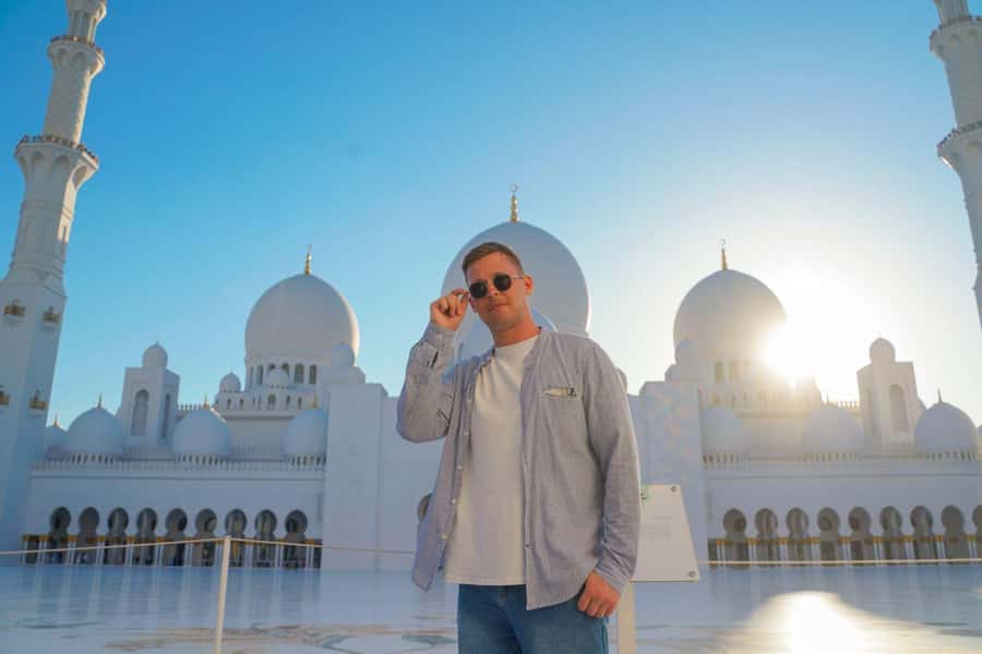 From Dubai: Abu Dhabi Sheikh Zayed Mosque Guided Tour - How the guided part actually helps (and who you’ll get)