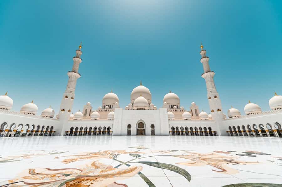 From Dubai: Abu Dhabi Tour with Sheikh Zayed Mosque - Abu Dhabi, the day-trip contrast to Dubai