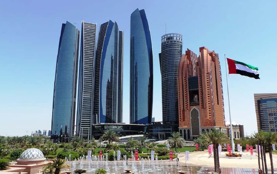 From Dubai: Abu Dhabi Tour with Sheikh Zayed Mosque - Ferrari World on Yas Island: the quick photo hit