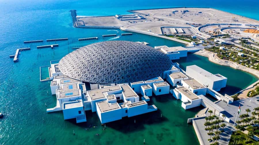 From Dubai: Abu Dhabi Tour with Sheikh Zayed Mosque - Heritage Village: the traditional oasis rebuild (and the Ramadan catch)
