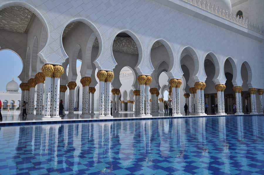 From Dubai: Full Day City Tour, Grand Mosque, Qasr Al Watan - Sheikh Zayed Grand Mosque: the star, the rules, and the heat reality