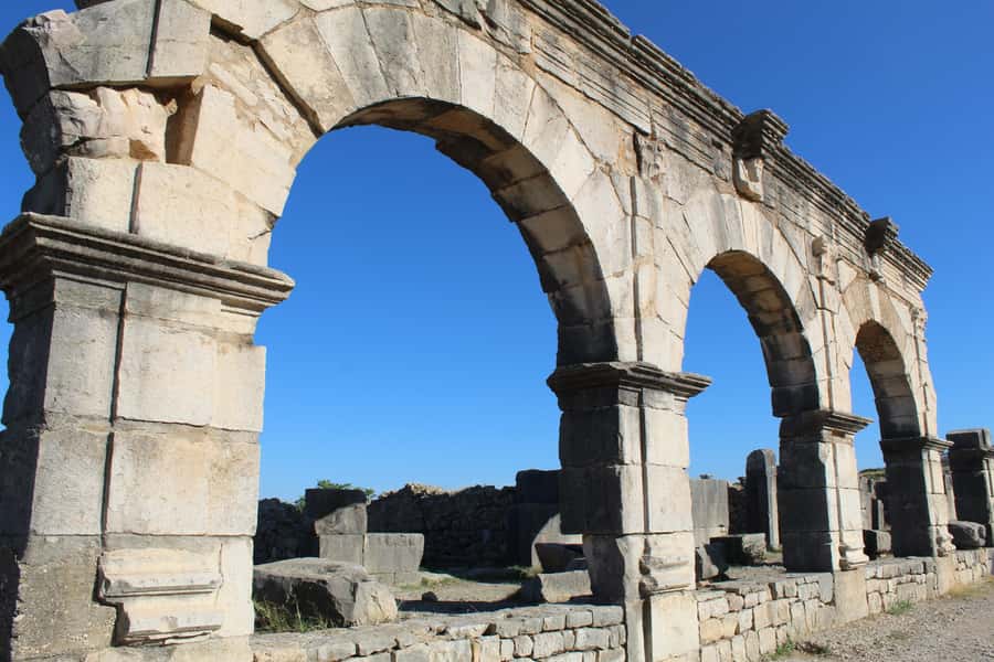 From Fez: Volubilis Moulay Idriss and Meknes Day Trip - A One-Day Circuit: Roman Volubilis, Sacred Moulay Idriss, and Meknes