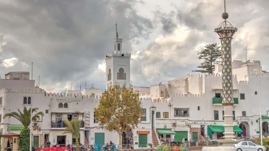 From Málaga: Morocco Day Trip with Tour Guide and Lunch - Lunch with live music: a real pause, but plan around the timing