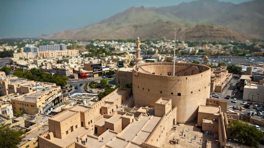 From Muscat: Nizwa and Jebel Akhdar Tour with Lunch - Nizwa Fort: the 17th-century centerpiece (and what costs extra)