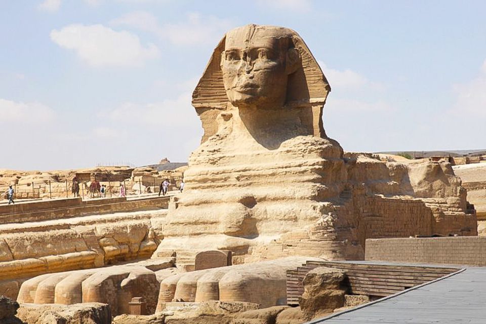 From Sharm El-Sheikh: Cairo's Pyramids: Full-Day By Flight - Khan el-Khalili: oil products, scarves, and the feeling of old Cairo