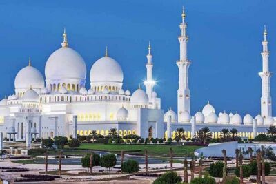 Full-Day Abu Dhabi City Guided Tour from Dubai - Sheikh Zayed Grand Mosque Center: The Main Stop on This One-Day Route