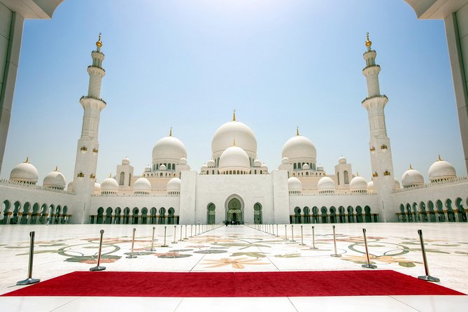 Full Day Abu Dhabi City Tour + BAPS Mandir Visit, guide transfer - Sheikh Zayed Grand Mosque: dress for success and plan your photos